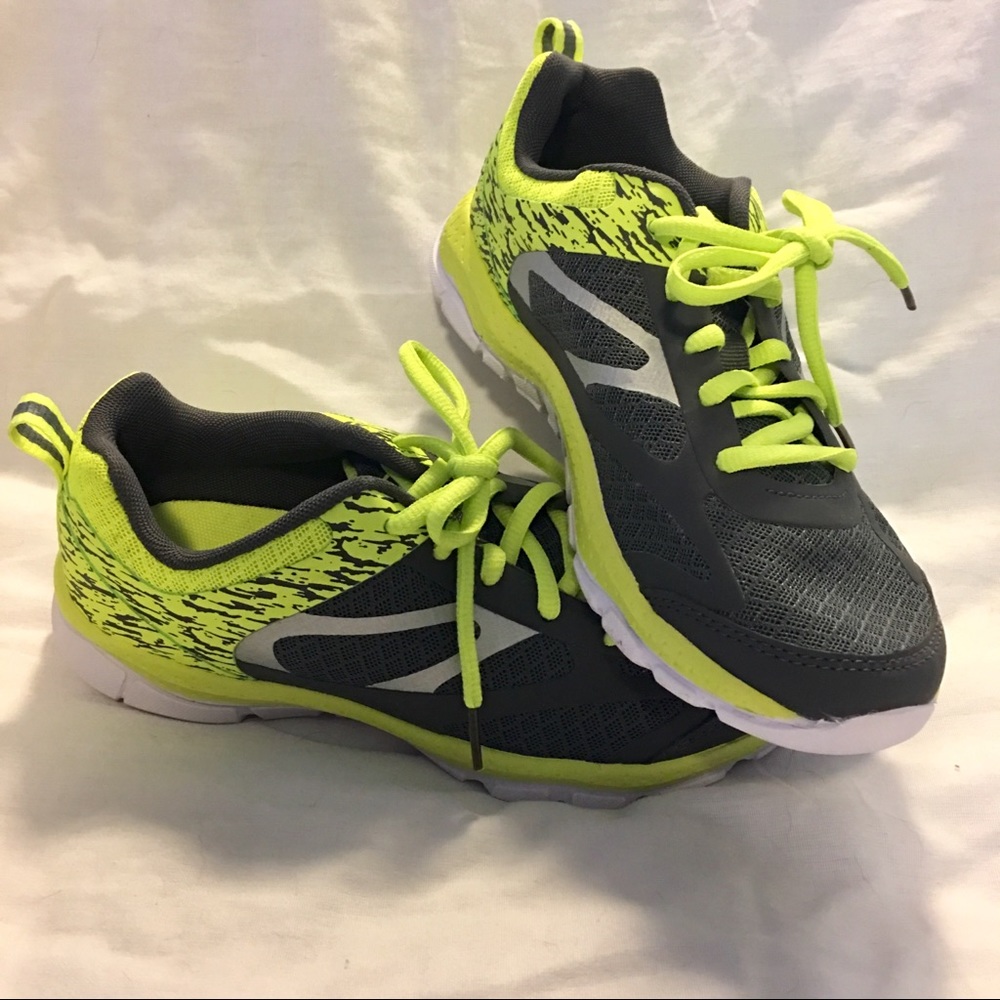 🌪Athletic Works Boys Sneakers 👟